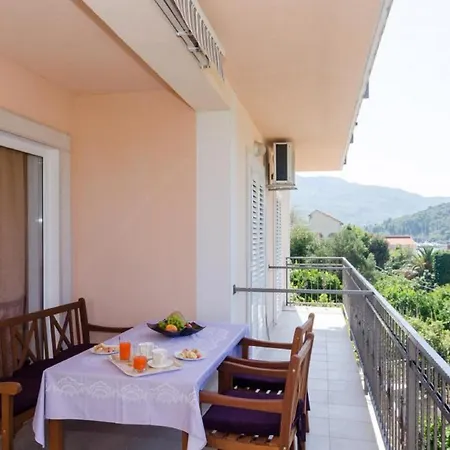 Marela 아파트 Mokošica